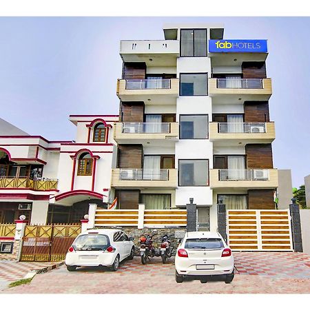 Fabhotel Apple Pie Noida Exterior photo