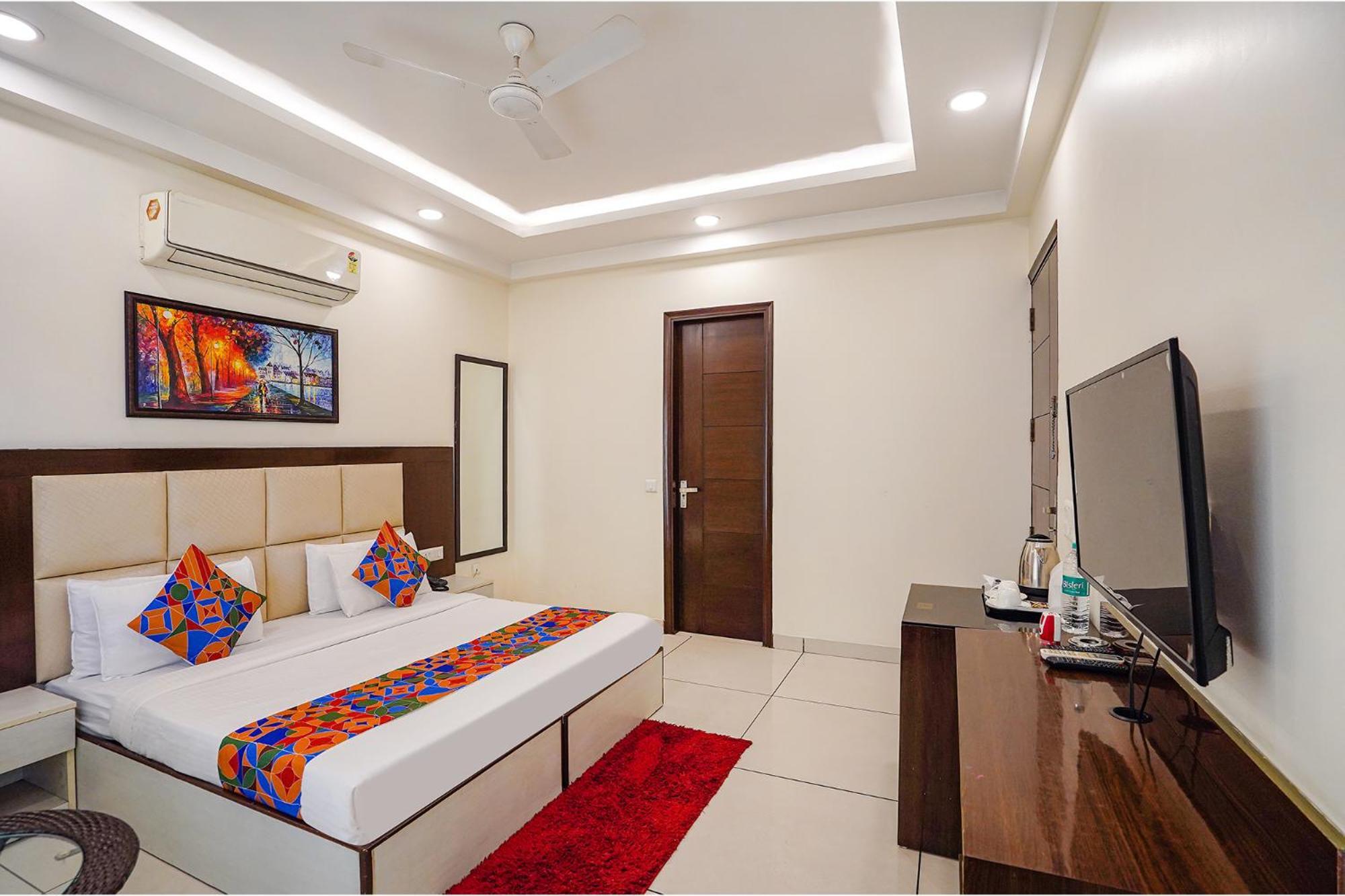Fabhotel Apple Pie Noida Exterior photo