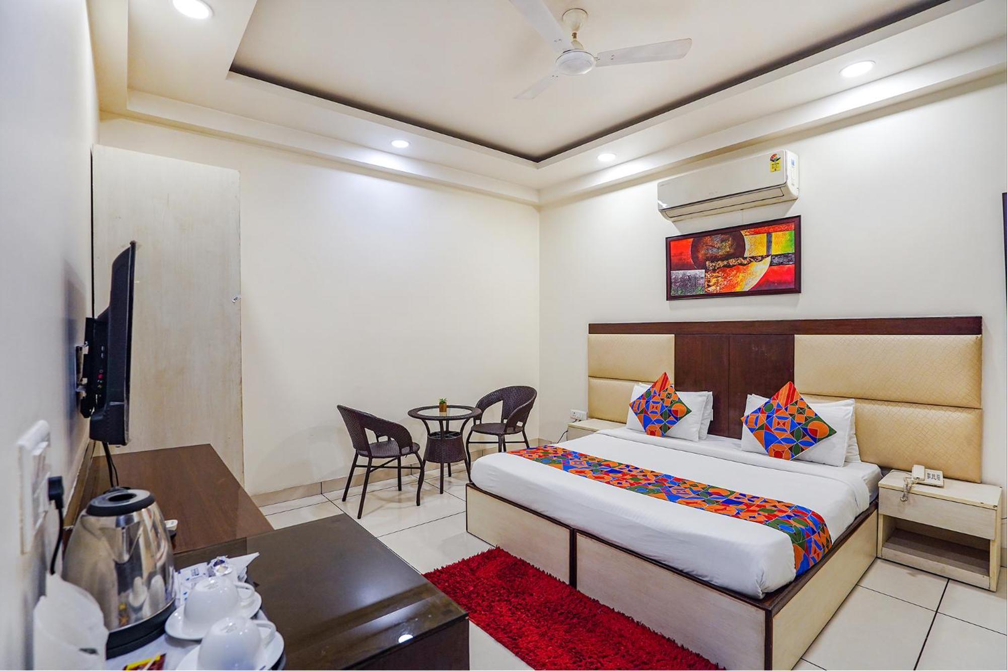 Fabhotel Apple Pie Noida Exterior photo