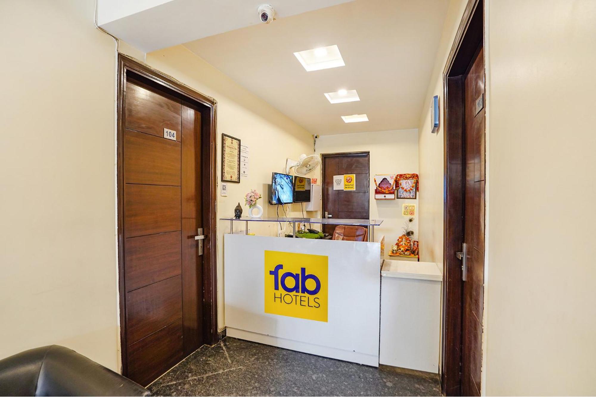 Fabhotel Apple Pie Noida Exterior photo