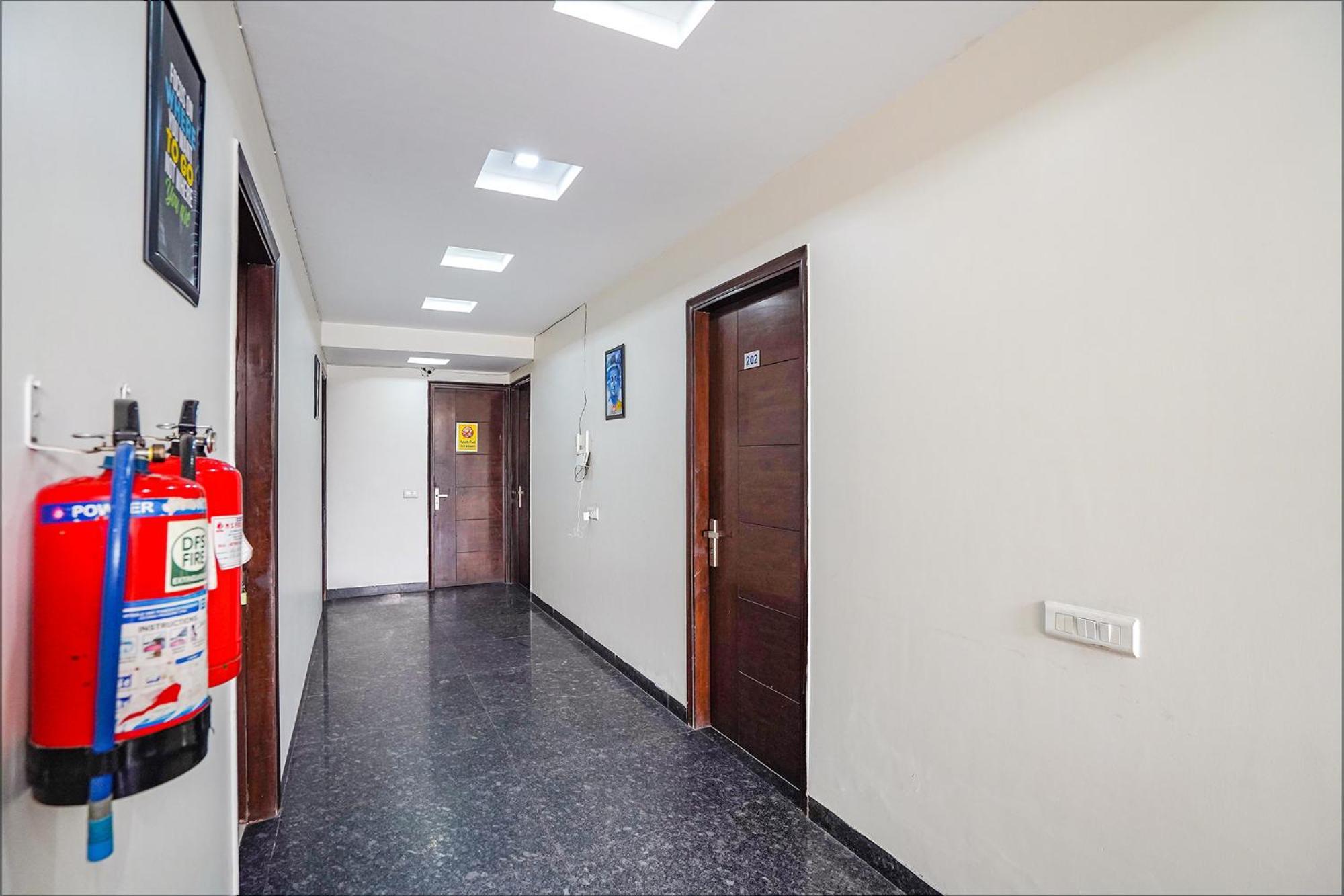 Fabhotel Apple Pie Noida Exterior photo
