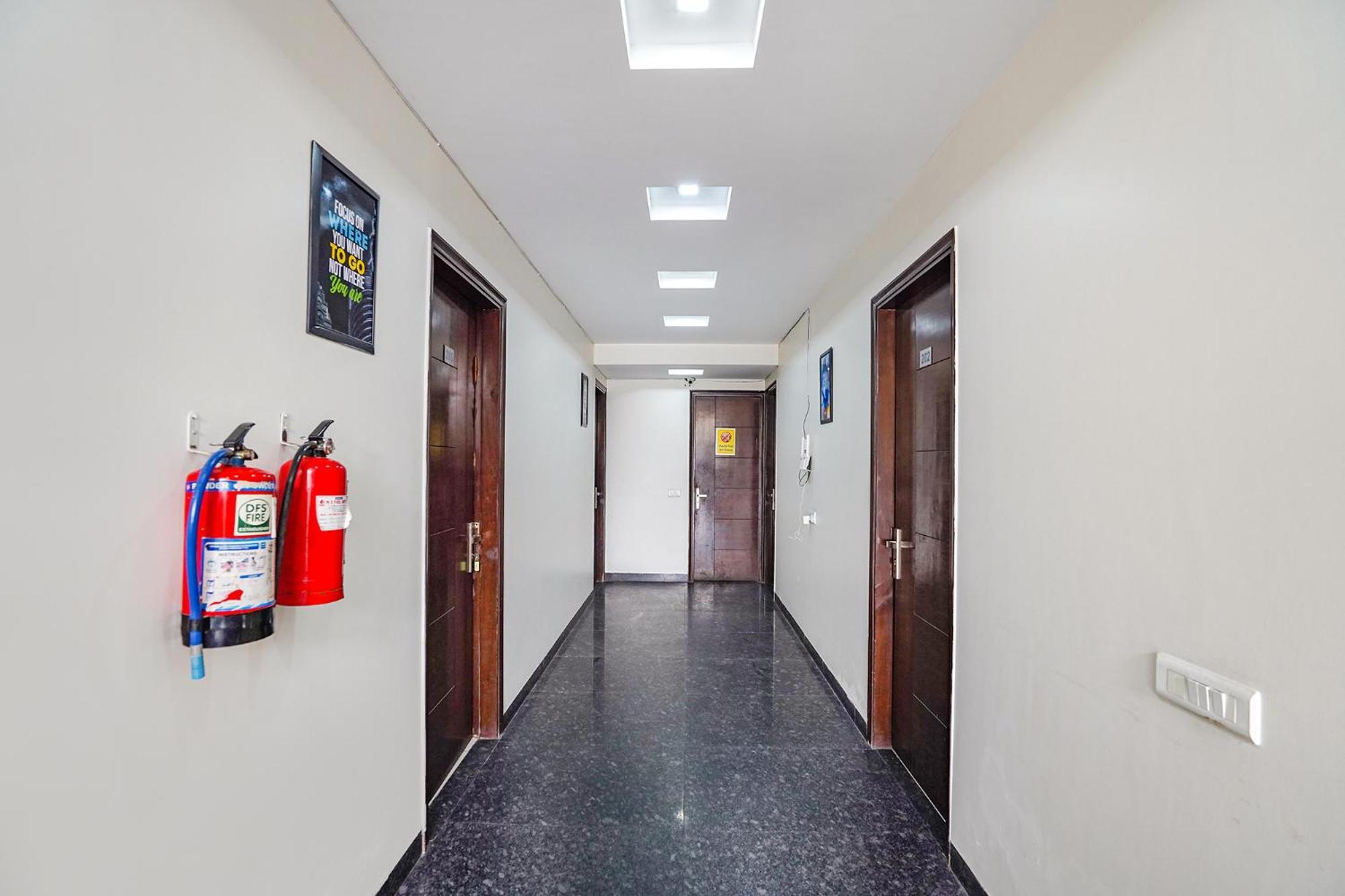Fabhotel Apple Pie Noida Exterior photo